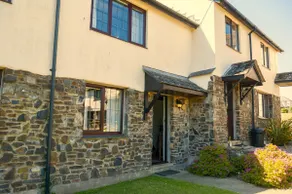 The Hide - 2 bed cottage, pool, close to beaches - Image 4