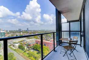 Sterling Urban Retreat | 1BR + Den | Gym| Netflix - Image 5