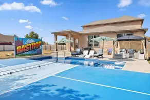 Luxury stay 4 king beds pool pickleball sleeps 12 - Image 5