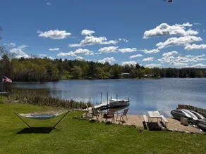 Lakeside Cottage- Waterfront, Paddle, Fish & Relax - Image 2