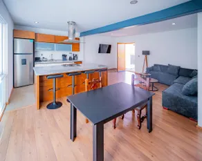 Modern Apartment with Style in Quiet Area - Image 4
