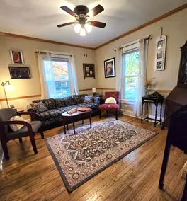 Stay at Tagore House in Urbana - Image 3