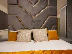Adeluxe Aura - Entire Ultra Luxury- Super King Bed with Free WiFi, Netflix and Amazon Prime - Image 4