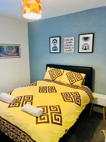 Walsall Comfort Home 3Bedroom Retreat Sleeps 6 - Image 3