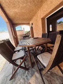 House with pool in the heart of Provence - Image 4