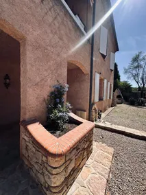 House with pool in the heart of Provence - Image 5