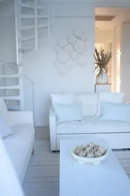 Tranquil Oceanfront Retreat for Beach Lovers - Image 3