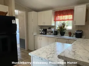 Deluxe Cabin on Pond Sleeps 4 ~Wi-fi ~Smart TV~Pet - Image 5