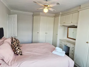 Beautiful & Spacious 6 bedroom house - Image 4