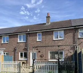 Modern 3-bed house with parking - Chorley Near M61 - Image 4