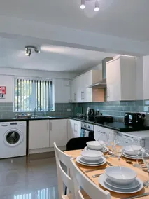 Modern 3-bed house with parking - Chorley Near M61 - Image 5