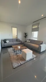 Marina view luxury apartment - Image 3