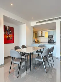 Marina view luxury apartment - Image 5
