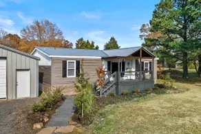 Cute country house, near airforce base! - Image 2