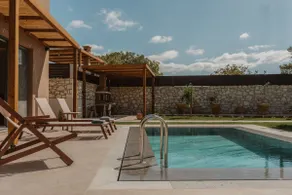 Elaia Suite with pool and garden next to Heraklion - Image 2