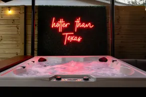 Heated Pool, Hot Tub, Movie Theater | SunsetSocial - Image 3