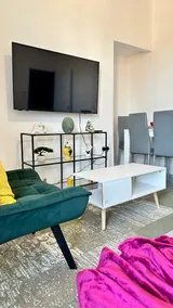 Jarrow Haven Contractor Family Stay with FREE Parking Sleeps 8 - Image 3