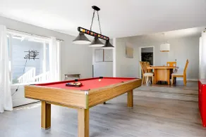 Modern Comfort Near Airport & Downtown - Image 4