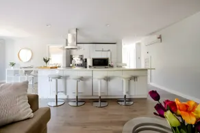 Modern Comfort Near Airport & Downtown - Image 3
