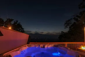 3BR Chalet | Sauna · Plunge · Hot Tub | Views - Image 3