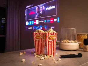 Studio with private cinema & flexible layout - Image 5