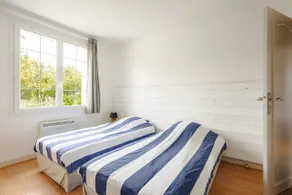 Cozy Cottage Near Ocean - Image 3