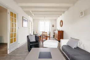 Cozy Cottage Near Ocean - Image 5