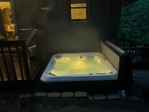 The Hideout Chalet Hot Tub & Fire Pit - Image 3