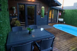Heated pool and jacuzzi/Yeşilköy Accommodation - Image 3