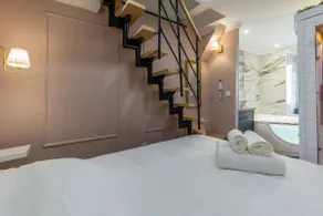 Love Room Loft - Lady Violet Bridgetown Spa Balnéo - Image 4