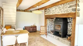 Stone cottage by the stream - Image 3