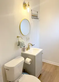 Private Studio| Workspace | Onsite washer dryer - Image 5