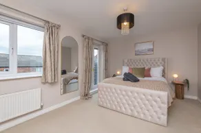 Stylish 5-Bed Townhouse In Wakefield - Image 2