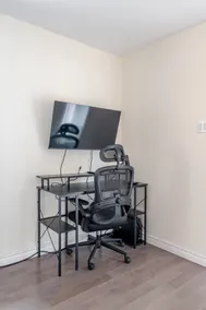 Modern 2BR Suite · Walk to Hospital - Image 4