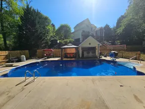 Putt & Plunge Manor - Image 5