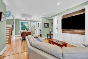Putt & Plunge Manor - Image 4