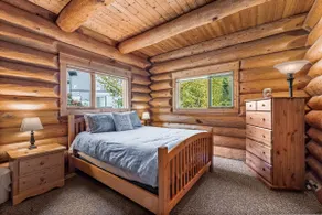Sleeps 12 Log Cabin | Bike Park - Image 3