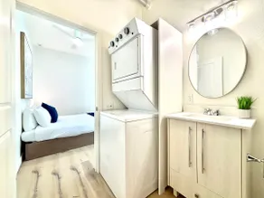 *GATED Parking Central Suite - Downtown Fast Wifi* - Image 4
