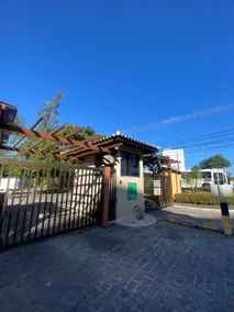 Cozy stay, close to the airport and beaches. - Image 5
