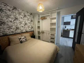 House with parking - Image 4