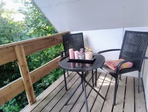 Holiday apartment with private balcony and free internet - Image 2