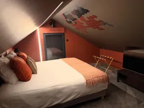 Napoléon | Hot Tub, Sauna & Getaway for Two - Image 2
