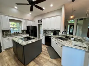 Beautiful custom pool home, pet friendly 3 acres. - Image 5