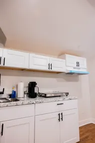 Joynest Loft - Private Entry & Bath - Image 3