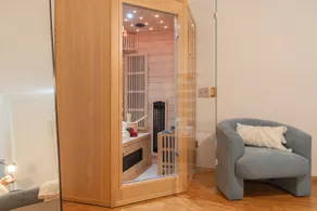 Perugia urban retreat and Light Sauna on king bed - Image 2