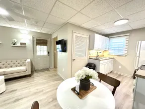 Cozy Studio Retreat W/ Pool Near Charlotte Airport - Image 4