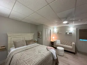 Cozy Studio Retreat W/ Pool Near Charlotte Airport - Image 3