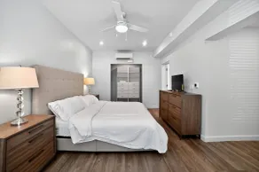 Stylish 1st Floor Retreat | Pool Gym EV Fast Wi-Fi - Image 3