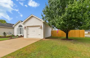 Sweet Olive | Stylish 3BR Near UA • Fire Pit - Image 4