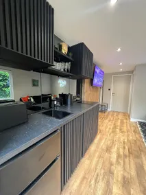 Leeds Airport & Trinity Uni Lodge - Image 4